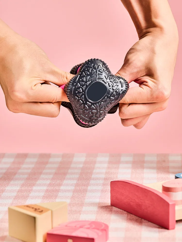 Black-fuchsia Cookie Sandwich Taba Squishy — photo 6