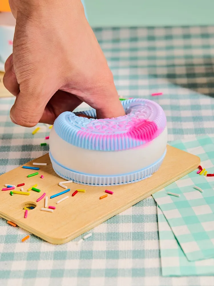 Blue-white Cookie Sandwich Taba Squishy — photo 4