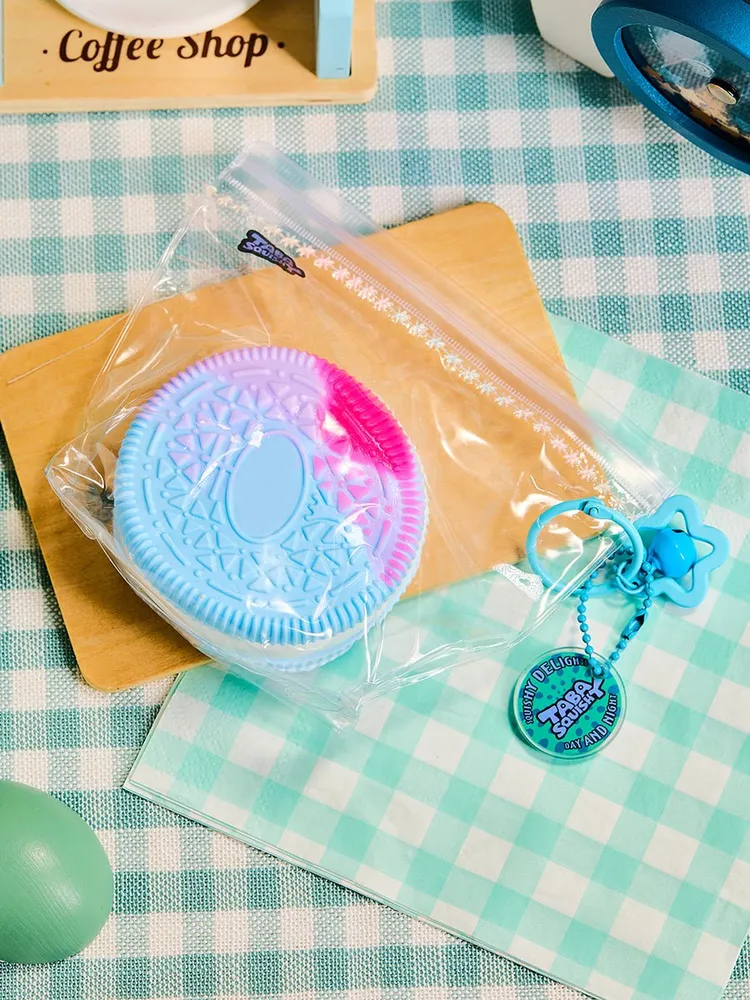 Blue-white Cookie Sandwich Taba Squishy — photo 5