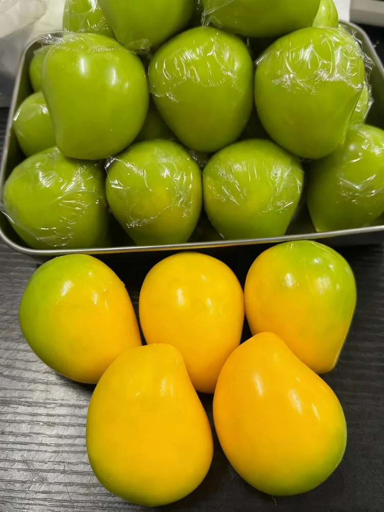 Color Changing Mango Stress Ball Squishy Stress Relief Decompression Toy