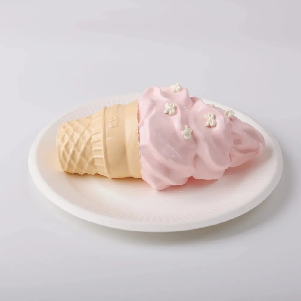 【CT019】Strawberry Ice Cream Cone Squishy Toy — photo 3