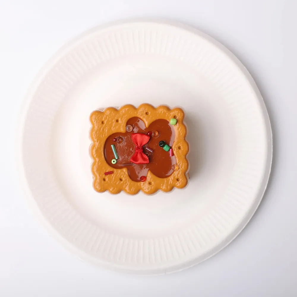 【CT136】Gingerbread Man Hollow Cookies Squishy Toy — photo 2