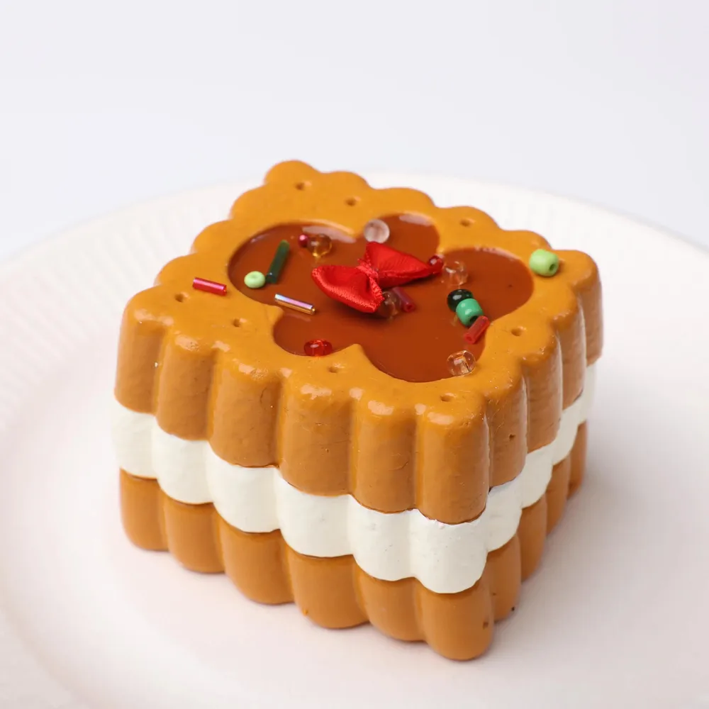 【CT136】Gingerbread Man Hollow Cookies Squishy Toy — photo 4