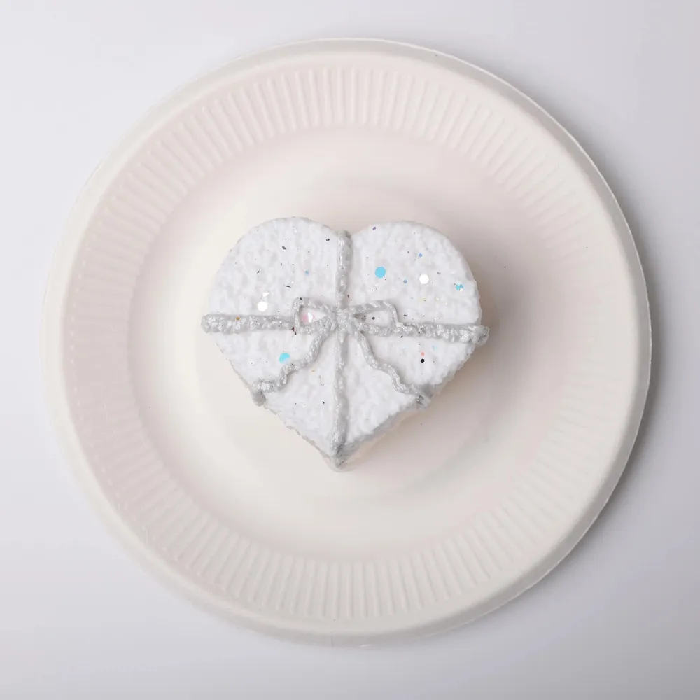 【CT148】Heart-Shaped Gift Box Squishy Toy — photo 2