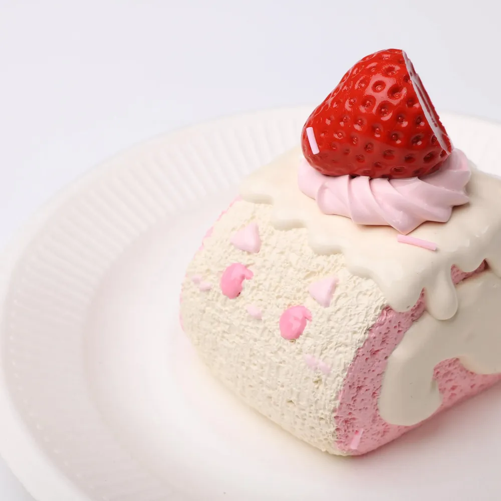 【CT151】Strawberry Swiss Roll Squishy Toy — photo 4
