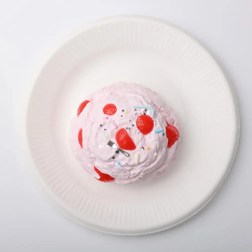 【CT179】Strawberry Ice Cream Ball Squishy Toy — photo 4