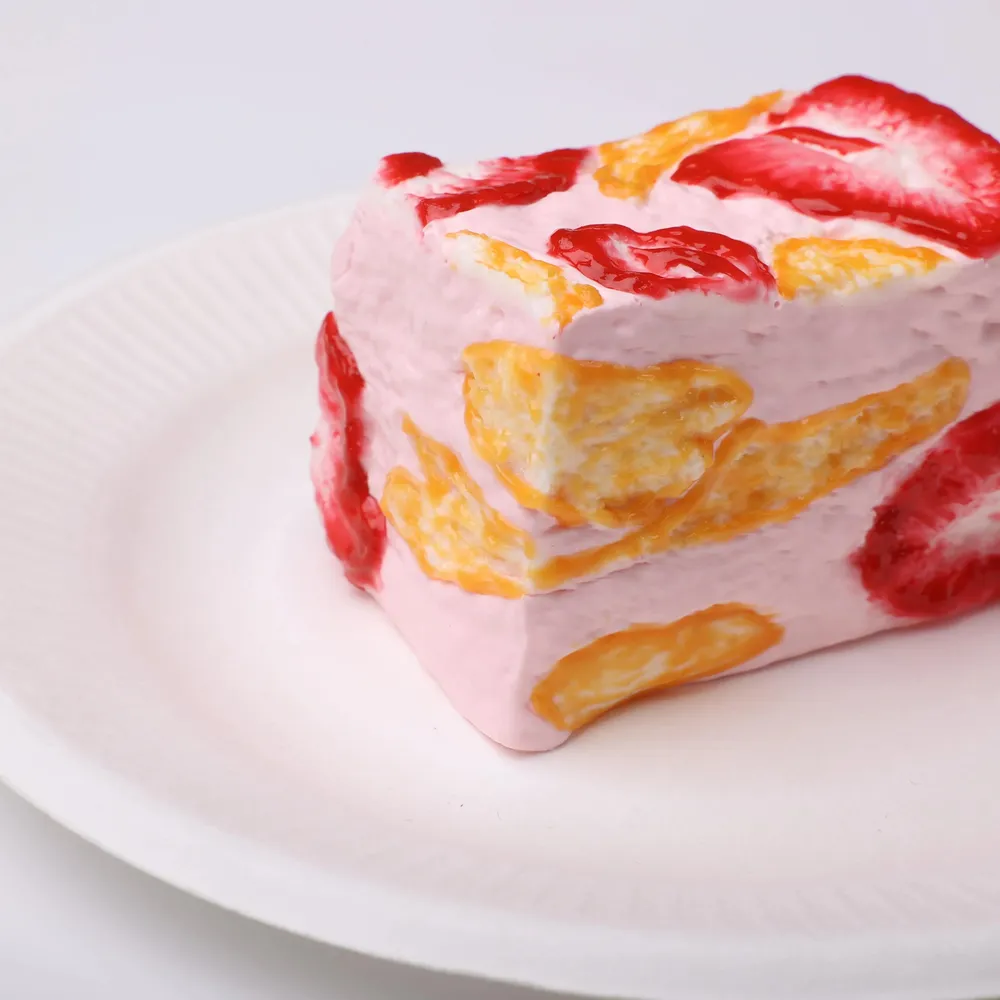 【CT204】Strawberry Snowflake Crisp Squishy Toy — photo 4