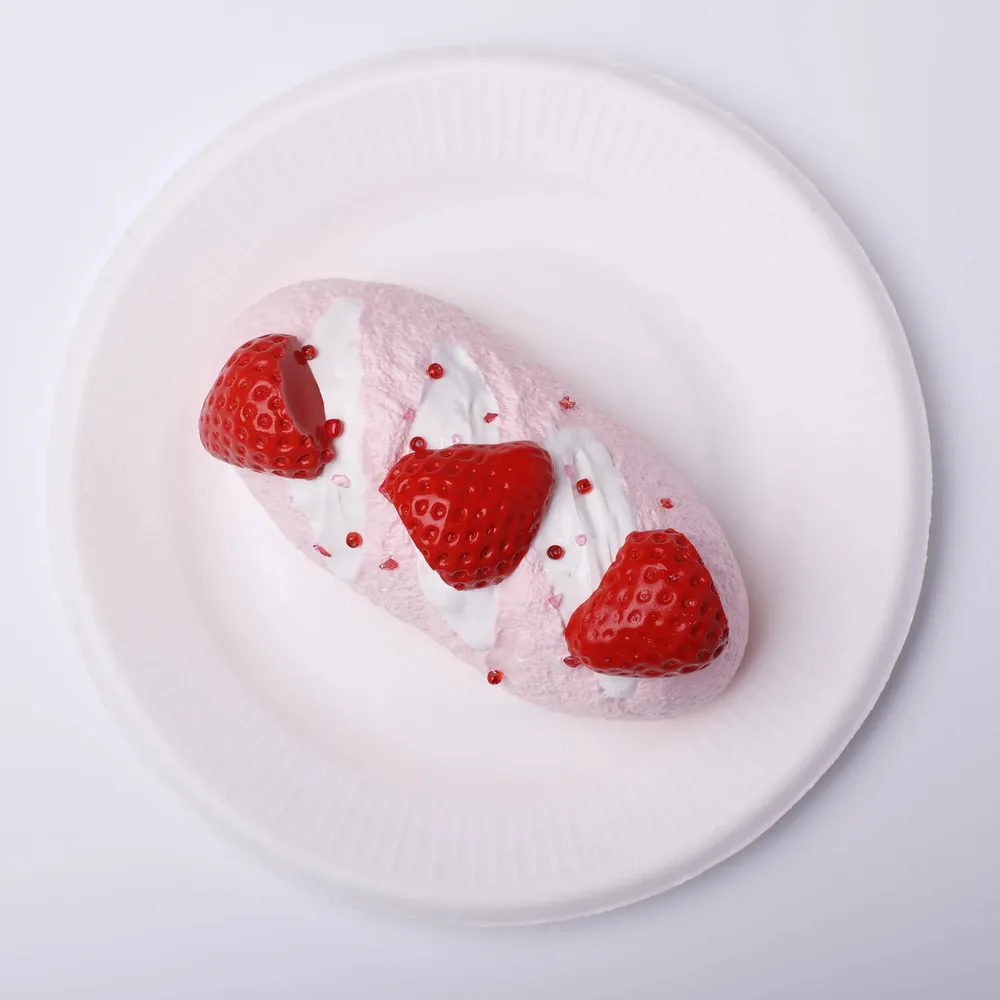 【CT233】Strawberry Loaf Bread Squishy Toy — photo 4