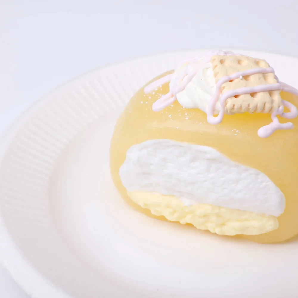 【CT240】Mango Daifuku Squishy Toy — photo 2