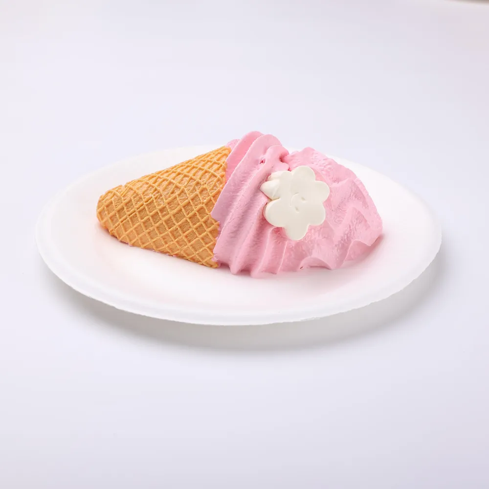 【CT255】Treemie Strawberry Ice Cream Cone Squishy Toy — photo 3