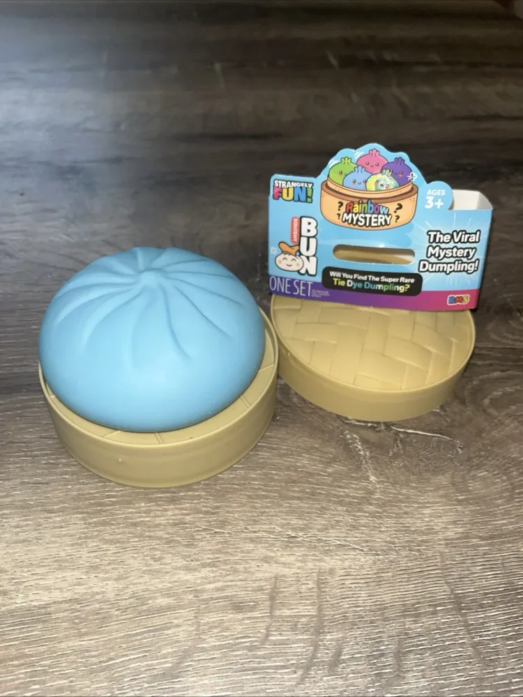Squishy Bun Rainbow Mystery Squishy "Dumpling" (Tie Dye Chase Version) Blind Box
