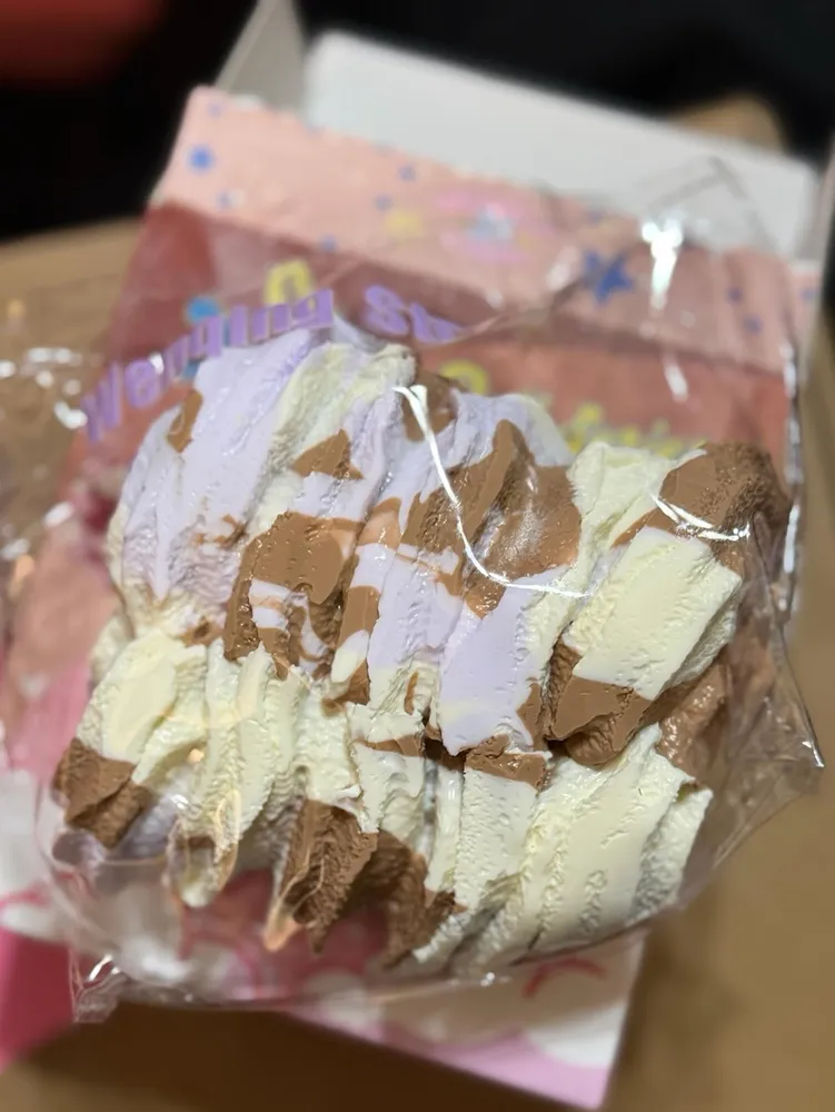 WenQing Strong Purple Truffle Cream Roll Taba Squishy — photo 2
